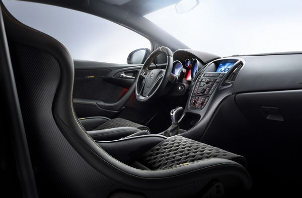 L'Opel Astra OPC Extrem s'offre plus de 300 ch