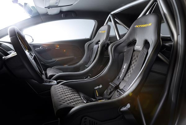 L'Opel Astra OPC Extrem s'offre plus de 300 ch