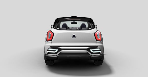 Le concept-car SsangYong XIV-Air adopte un toit type « T-top »
