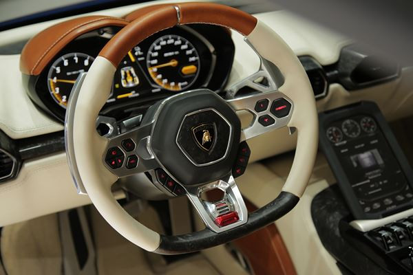 Un concept Lamborghini Asterion hybride rechargeable de 910 ch à Paris
