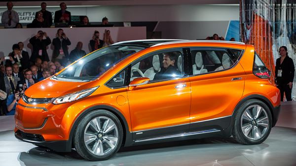 Le concept Chevrolet Bolt EV électrique vise une autonomie de 320 km