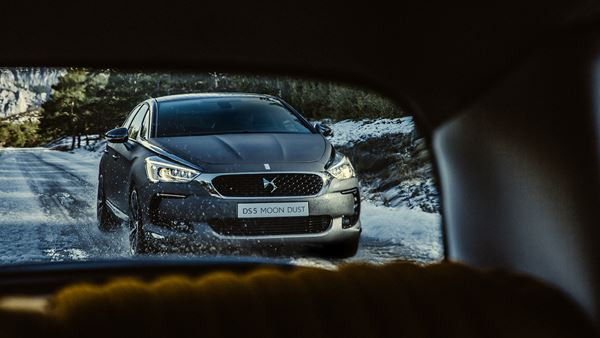 Un show-car DS5 Moon Dust inspiré par la haute couture
