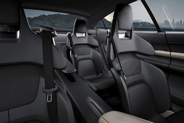 Porsche Mission E : un concept car 100% électrique de 600 ch