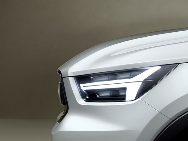 Le concept car de berline compacte tricorps Volvo annonce la nouvelle S40