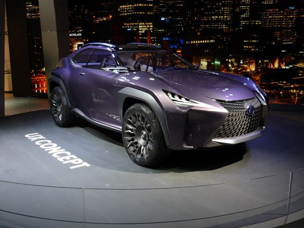 Le Lexus UX Concept affiche des lignes acérées