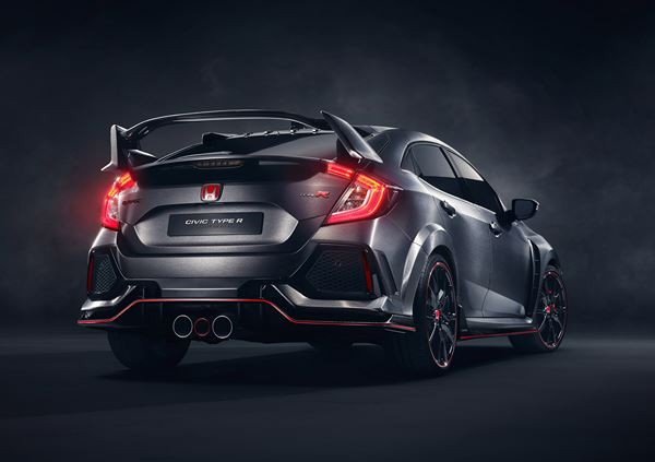 Le prototype Honda Civic Type R adopte un style de carrosserie musclé