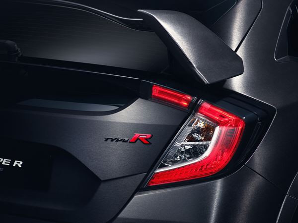 Le prototype Honda Civic Type R adopte un style de carrosserie musclé