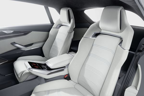 Peugeot Instinct Concept: un shooting brake au style intemporel autonome