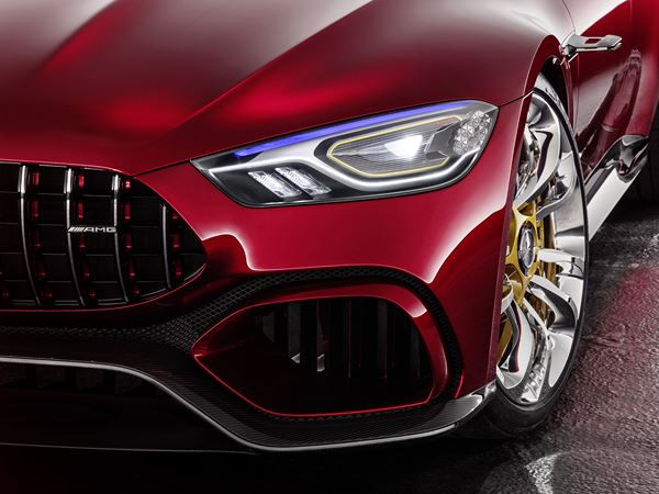 Le Mercedes-AMG GT Concept préfigure un coupé quatre portes sportif