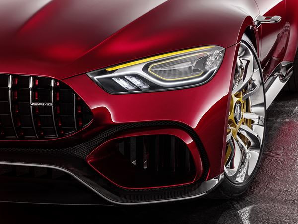 Le Mercedes-AMG GT Concept préfigure un coupé quatre portes sportif