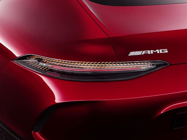 Le Mercedes-AMG GT Concept préfigure un coupé quatre portes sportif