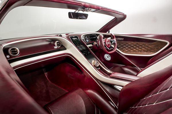 Le concept-car EXP 12 Speed 6e de Bentley affiche des lignes athlétiques