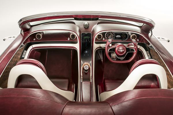 Le concept-car EXP 12 Speed 6e de Bentley affiche des lignes athlétiques