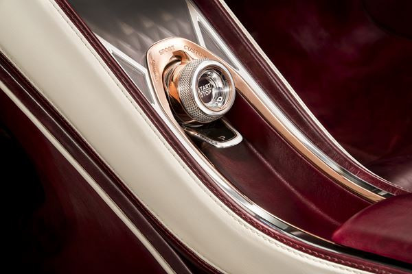 Le concept-car EXP 12 Speed 6e de Bentley affiche des lignes athlétiques