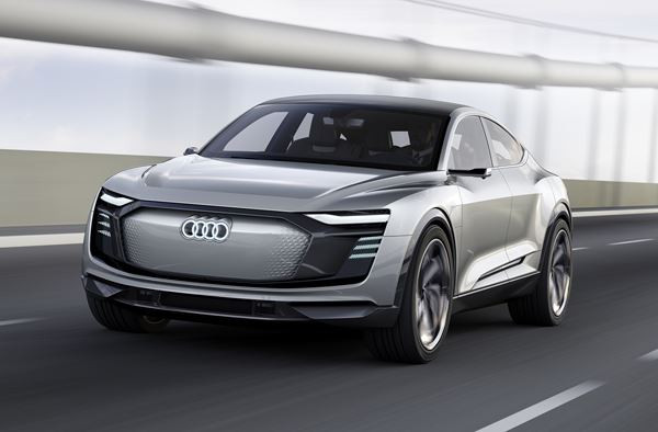 Le concept Audi e-tron Sportback préfigure un coupé quatre portes électrique