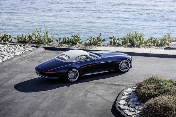 Le show car Vision Mercedes-Maybach 6 Cabriolet éclaire un avenir lointain
