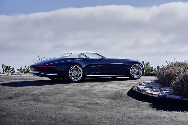 Le show car Vision Mercedes-Maybach 6 Cabriolet éclaire un avenir lointain