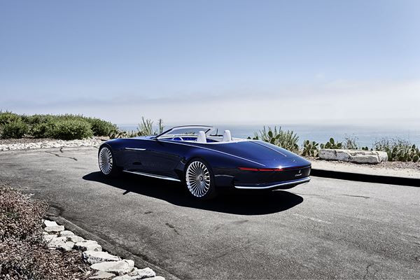 Le show car Vision Mercedes-Maybach 6 Cabriolet éclaire un avenir lointain