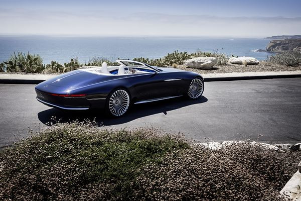 Le show car Vision Mercedes-Maybach 6 Cabriolet éclaire un avenir lointain