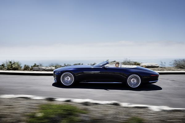 Le show car Vision Mercedes-Maybach 6 Cabriolet éclaire un avenir lointain