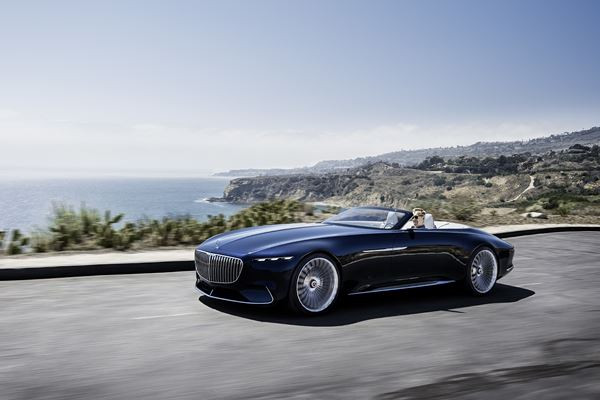 Le show car Vision Mercedes-Maybach 6 Cabriolet éclaire un avenir lointain