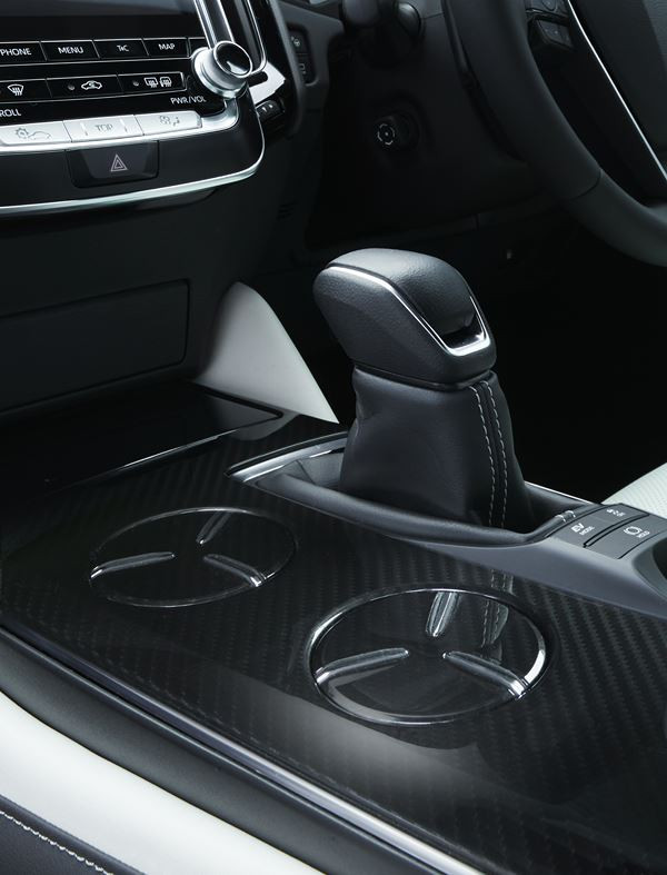 Le concept Toyota Crown préfigure une grande berline Toyota
