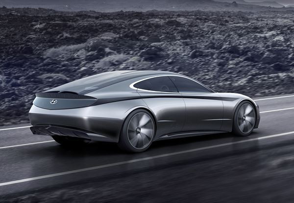 Le concept Hyundai « Le Fil Rouge » préfigure le nouveau style de la marque coréenne