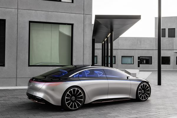 La Mercedes-Benz Vision EQS donne un éclairage sur le luxe électrique