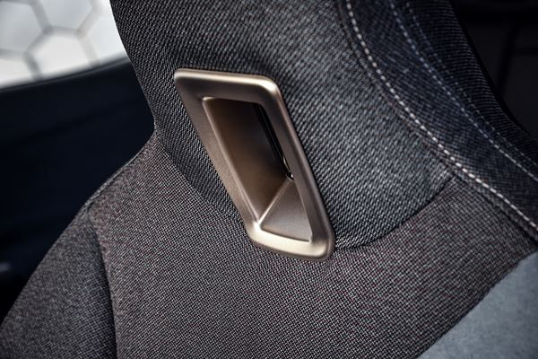 Le grand SAV BMW iX électrique annonce une voie futuriste de voitures de luxe