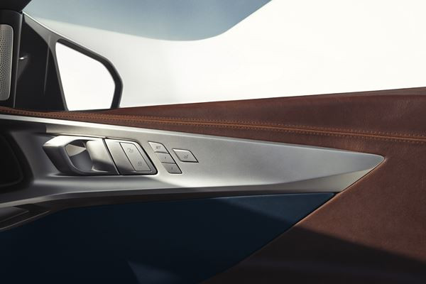 La BMW Concept XM affiche une stature puissante