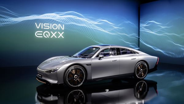 Le concept Mercedes Vision EQXX vise l'efficience électrique