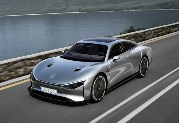 Le concept Mercedes Vision EQXX vise l'efficience électrique