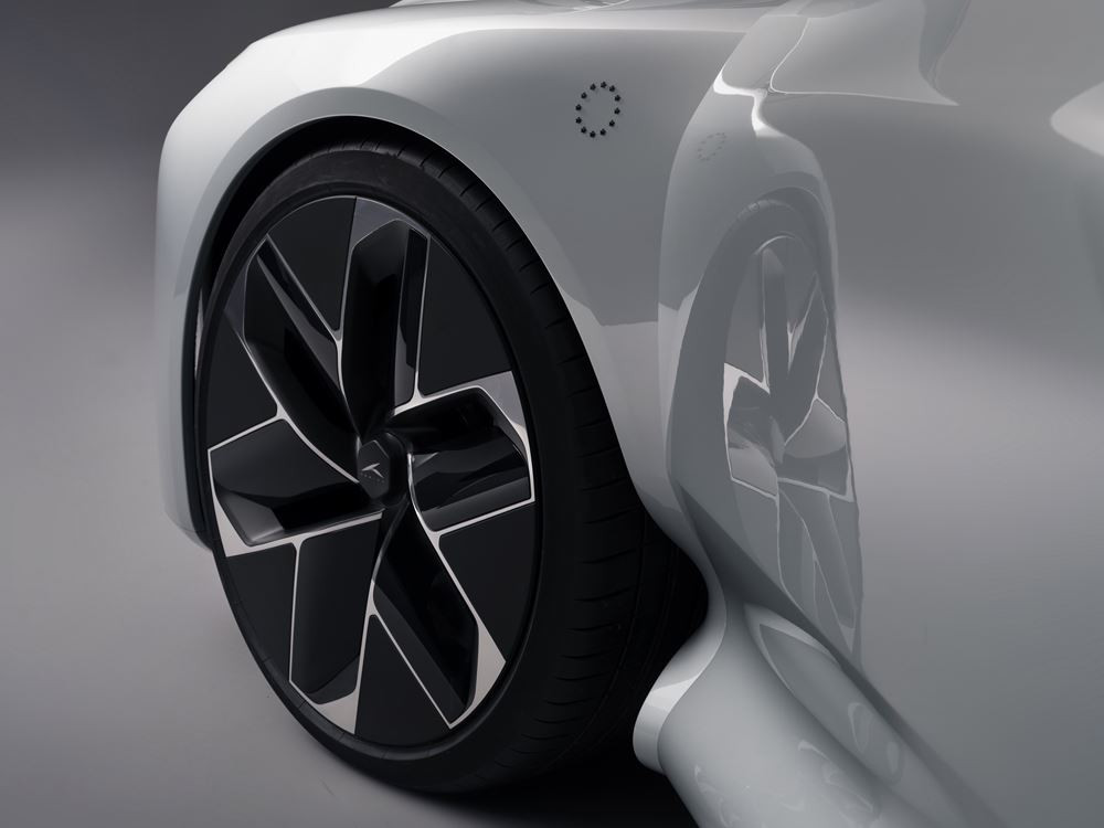 Hopium Machina Vision: un concept-car de berline tricorps à hydrogène