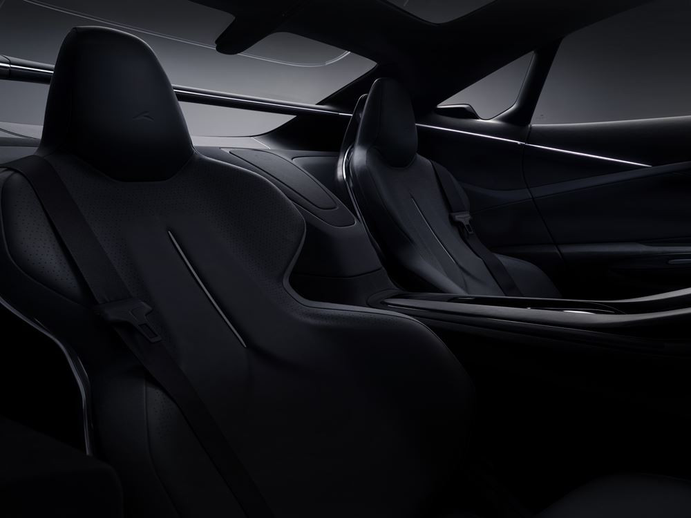 Hopium Machina Vision: un concept-car de berline tricorps à hydrogène