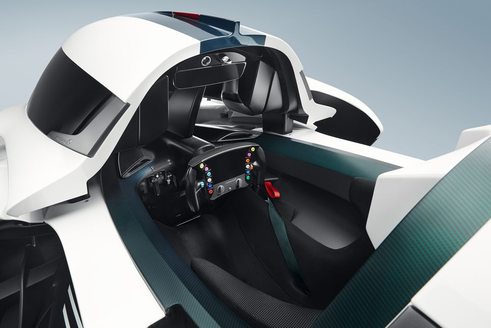 Le concept-car de monoplace à cockpit fermé McLaren Solus GT offre des performances extrêmes