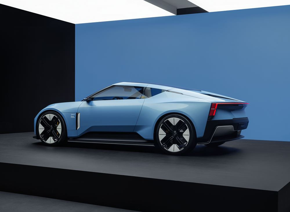 Le concept de roadster électrique Polestar O2 incarne la mobilité électrique à toit ouvert