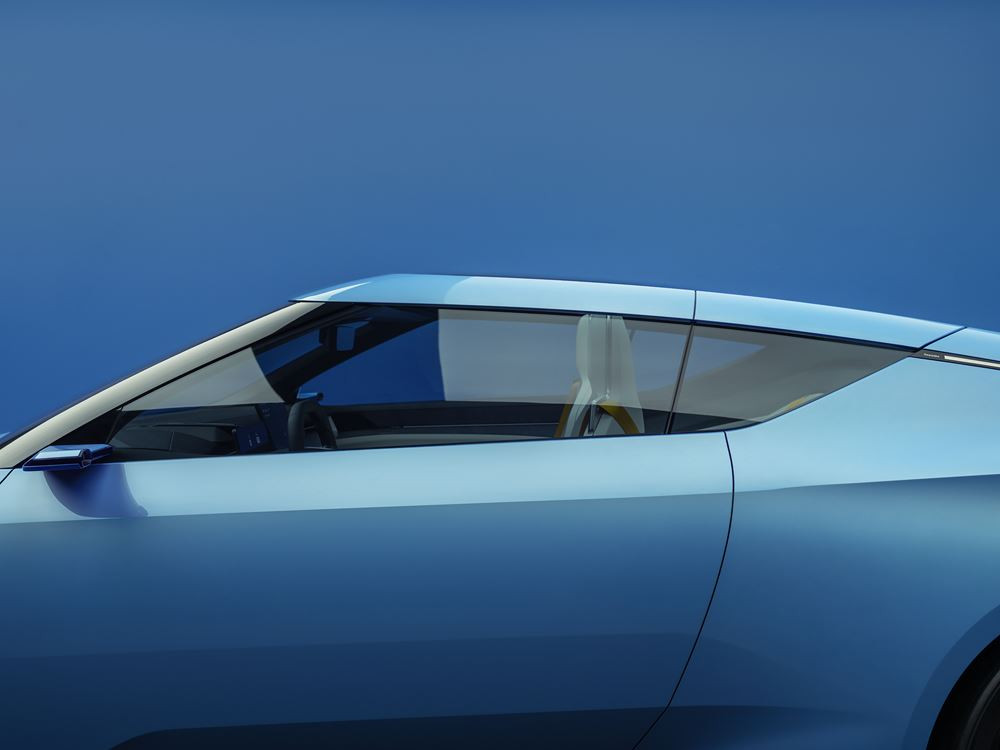 Le concept de roadster électrique Polestar O2 incarne la mobilité électrique à toit ouvert