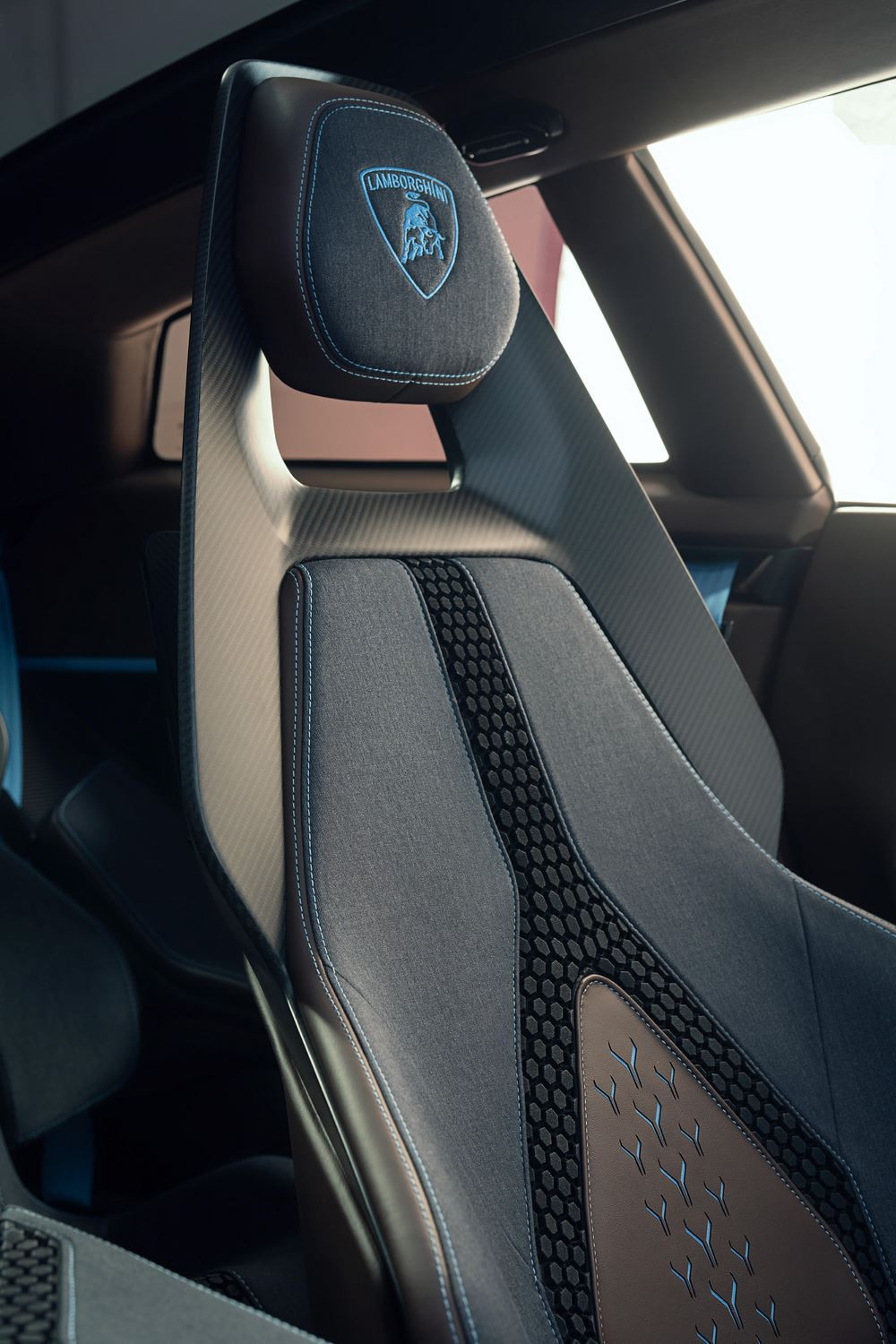 Le Lamborghini Lanzador concept préfigure un SUV coupé électrique hautes performances