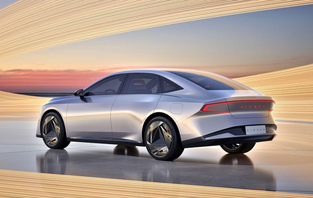 La Nissan Evo Concept est une berline familiale hybride rechargeable