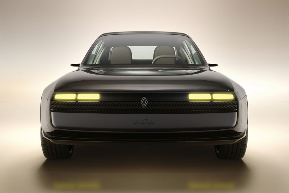 Le show-car R17 electric réinterprète le coupé sportif Renault 17 né en 1971