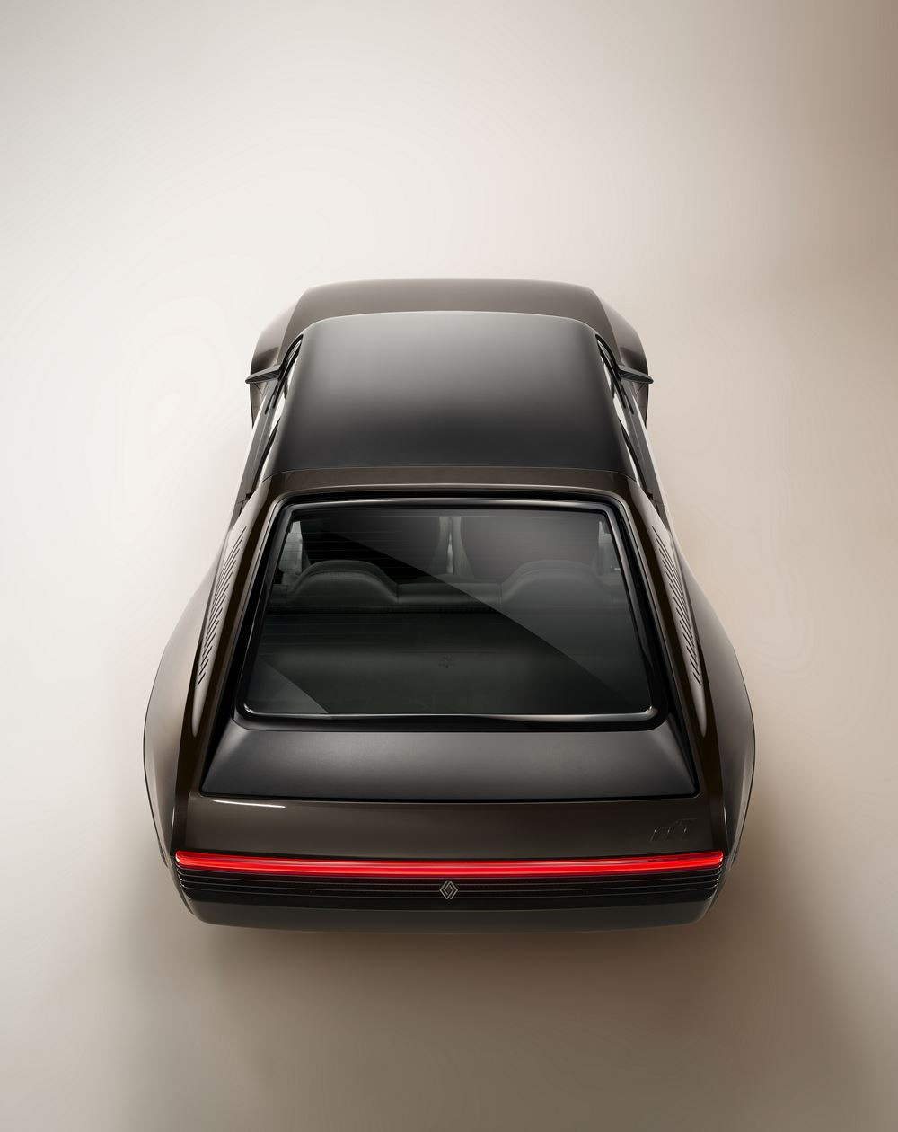 Le show-car R17 electric réinterprète le coupé sportif Renault 17 né en 1971