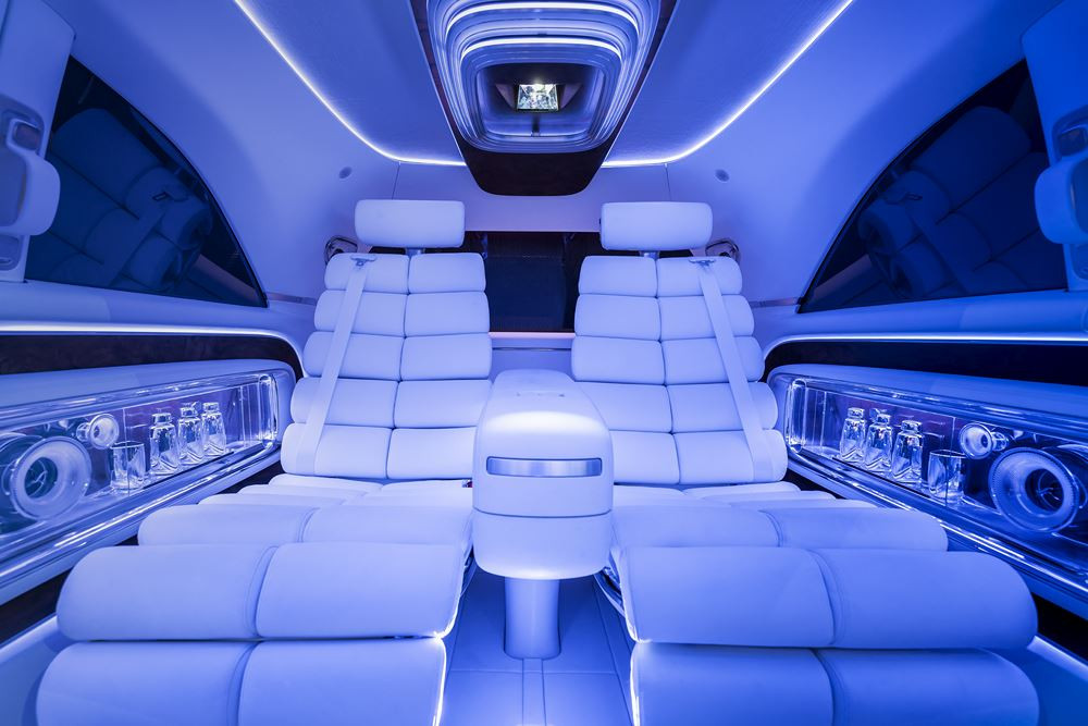 Le showcar Mercedes-Benz Vision V donne un aperçu d'un grand monospace ultra haut de gamme