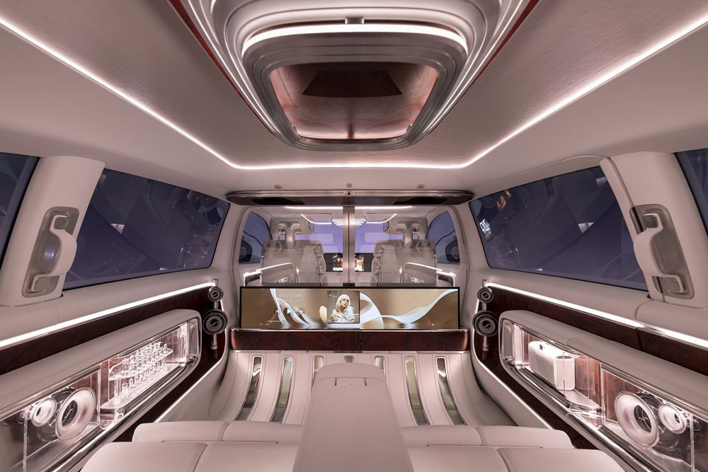 Le showcar Mercedes-Benz Vision V donne un aperçu d'un grand monospace ultra haut de gamme