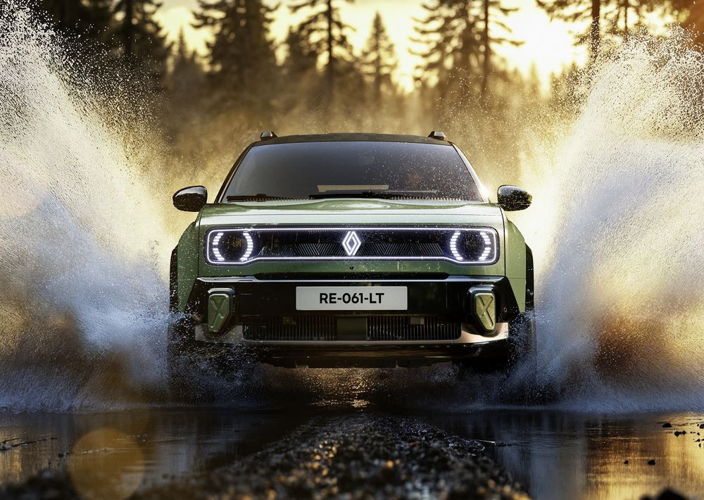 Le Renault 4 Savane 4x4 Concept intègre un second moteur électrique pour disposer de 4 roues motrices