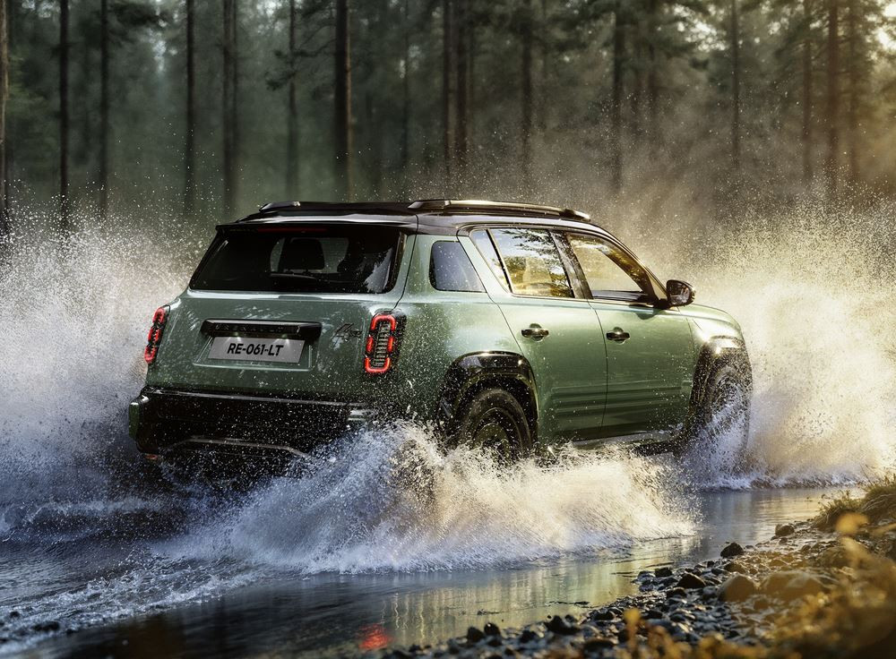 Le Renault 4 Savane 4x4 Concept intègre un second moteur électrique pour disposer de 4 roues motrices