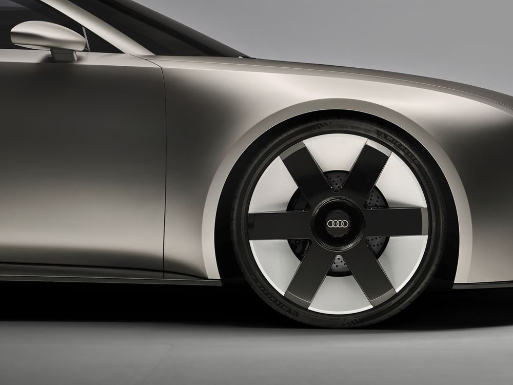 Audi Concept C : un concept de roadster biplace électrique à toit rigide rétractable
