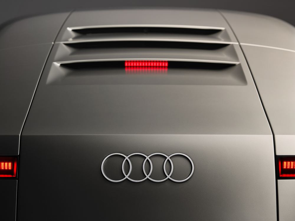 Audi Concept C : un concept de roadster biplace électrique à toit rigide rétractable