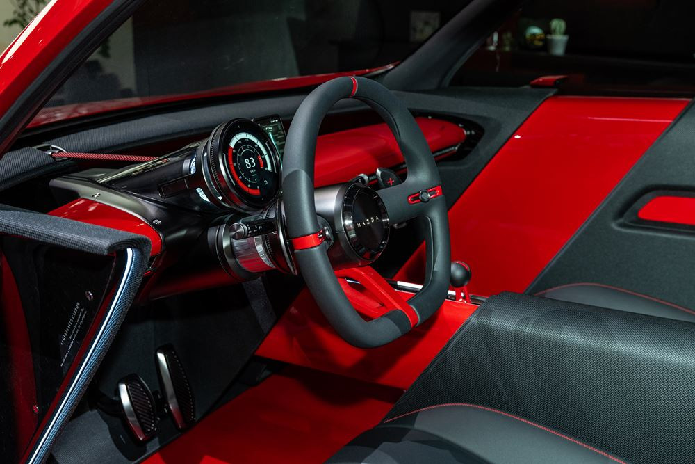 Le concept Mazda Vision X-Compact renforce le lien entre les personnes et les voitures