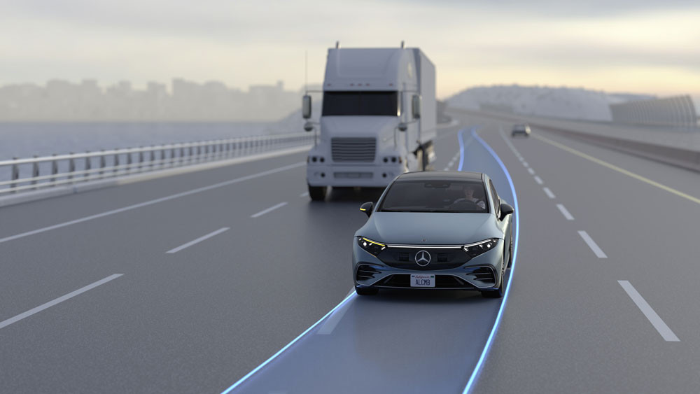 Une fonction "Changement de voie automatique" pour dépasser automatiquement les véhicules lents