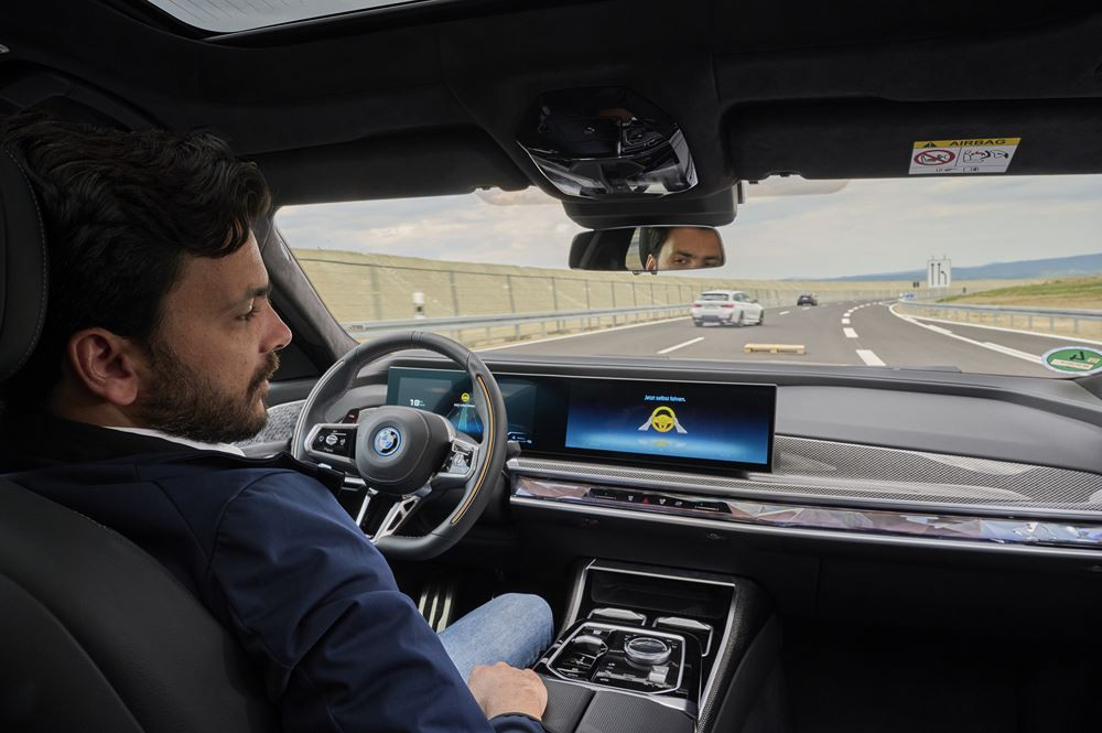La conduite autonome de niveau 3 s'installe dans la BMW Série 7 sur les routes allemandes
